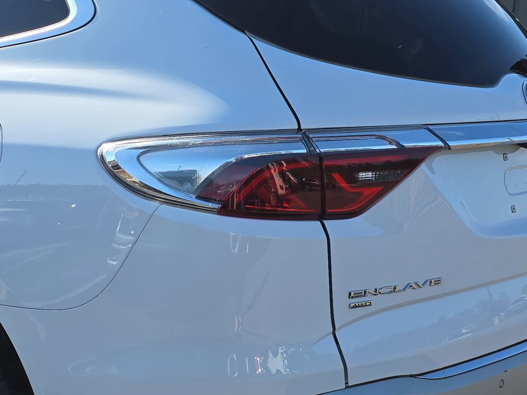 Used 2024 Buick Enclave Premium image 38