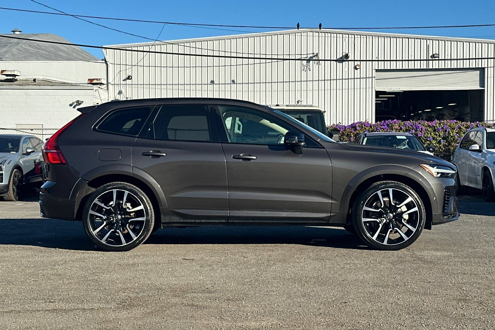 Certified 2024 Volvo XC60 T8 Ultimate w/ Protection Package Premier AWD/4WD image 9