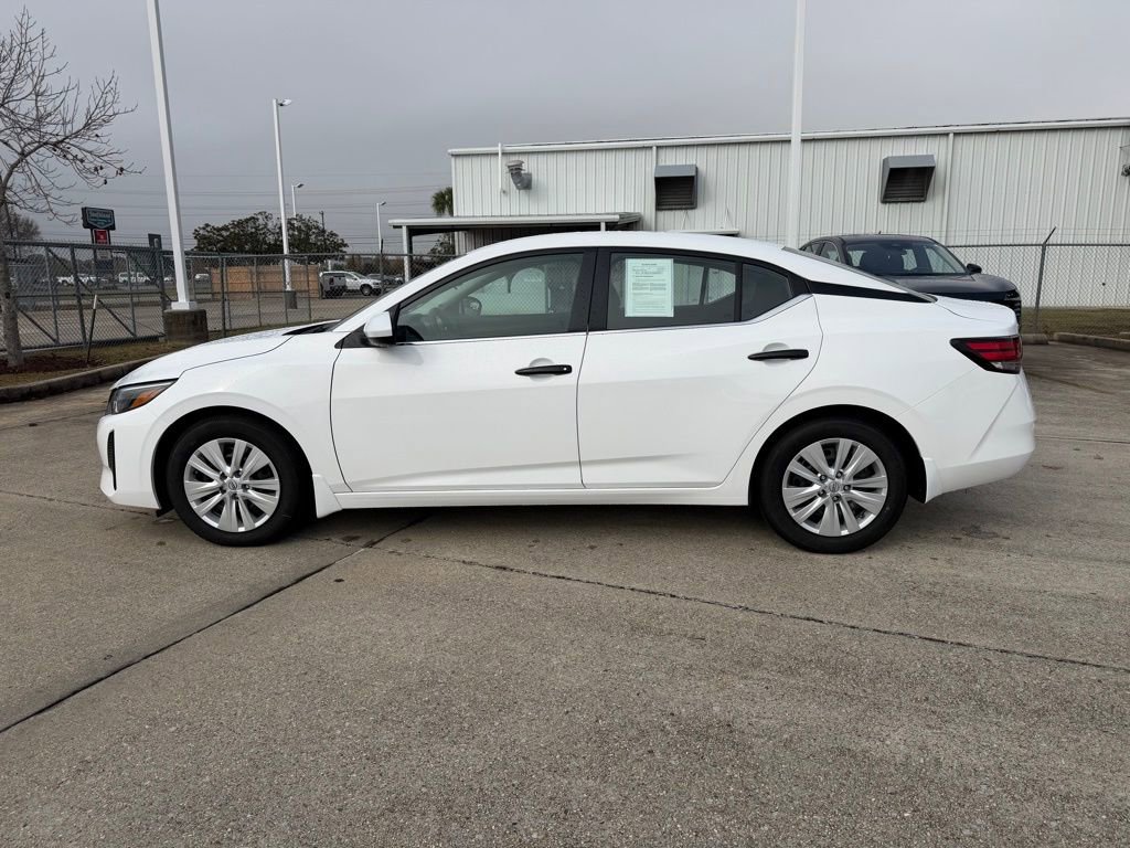 Used 2025 Nissan Sentra S image 2