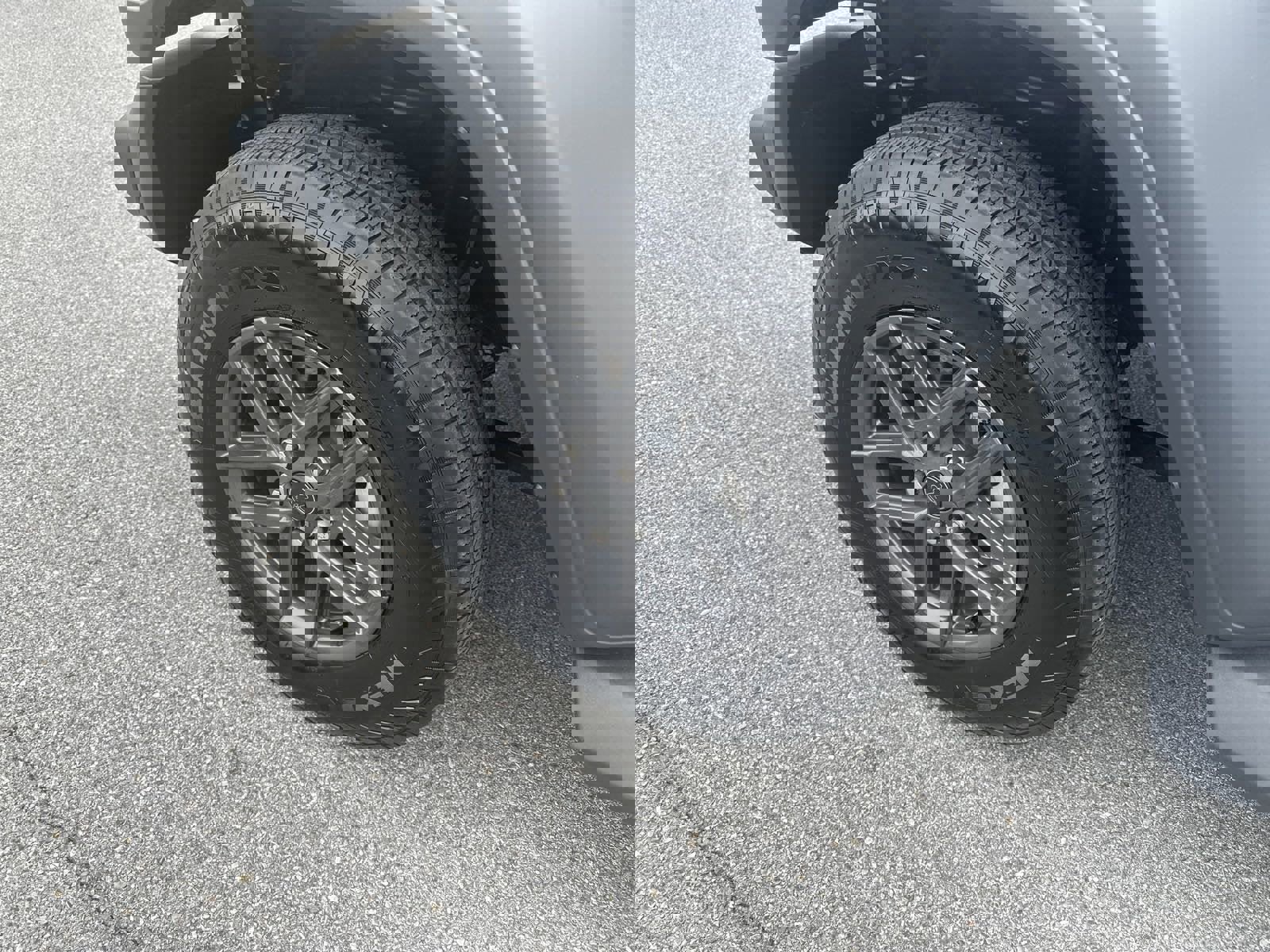 New 2024 Jeep Wrangler Unlimited Sport image 11