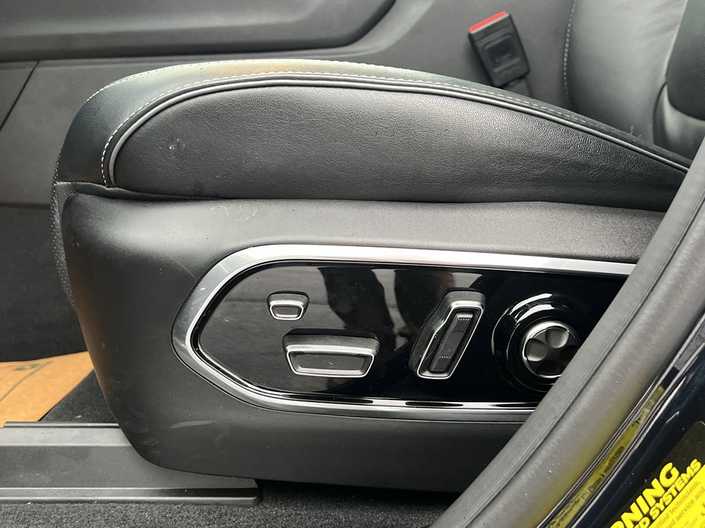 Used 2024 Jeep Grand Cherokee Overland w/ Adv Protech Group III image 17