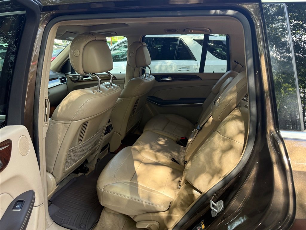 Used 2016 Mercedes-Benz GL 550 4MATIC image 15
