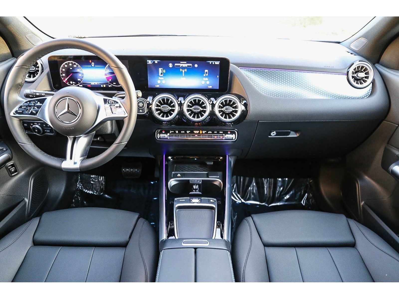 Used 2025 Mercedes-Benz GLA 250 4MATIC image 13