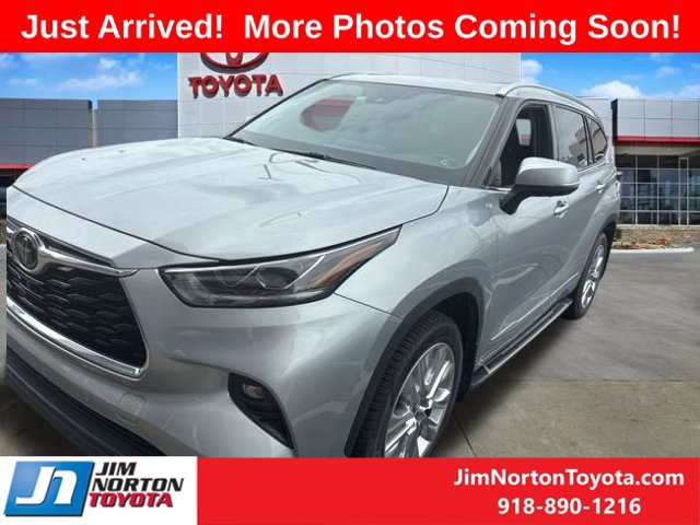 Used 2021 Toyota Highlander Limited