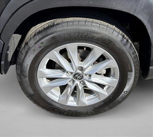 Used 2022 Toyota Corolla Cross LE image 9