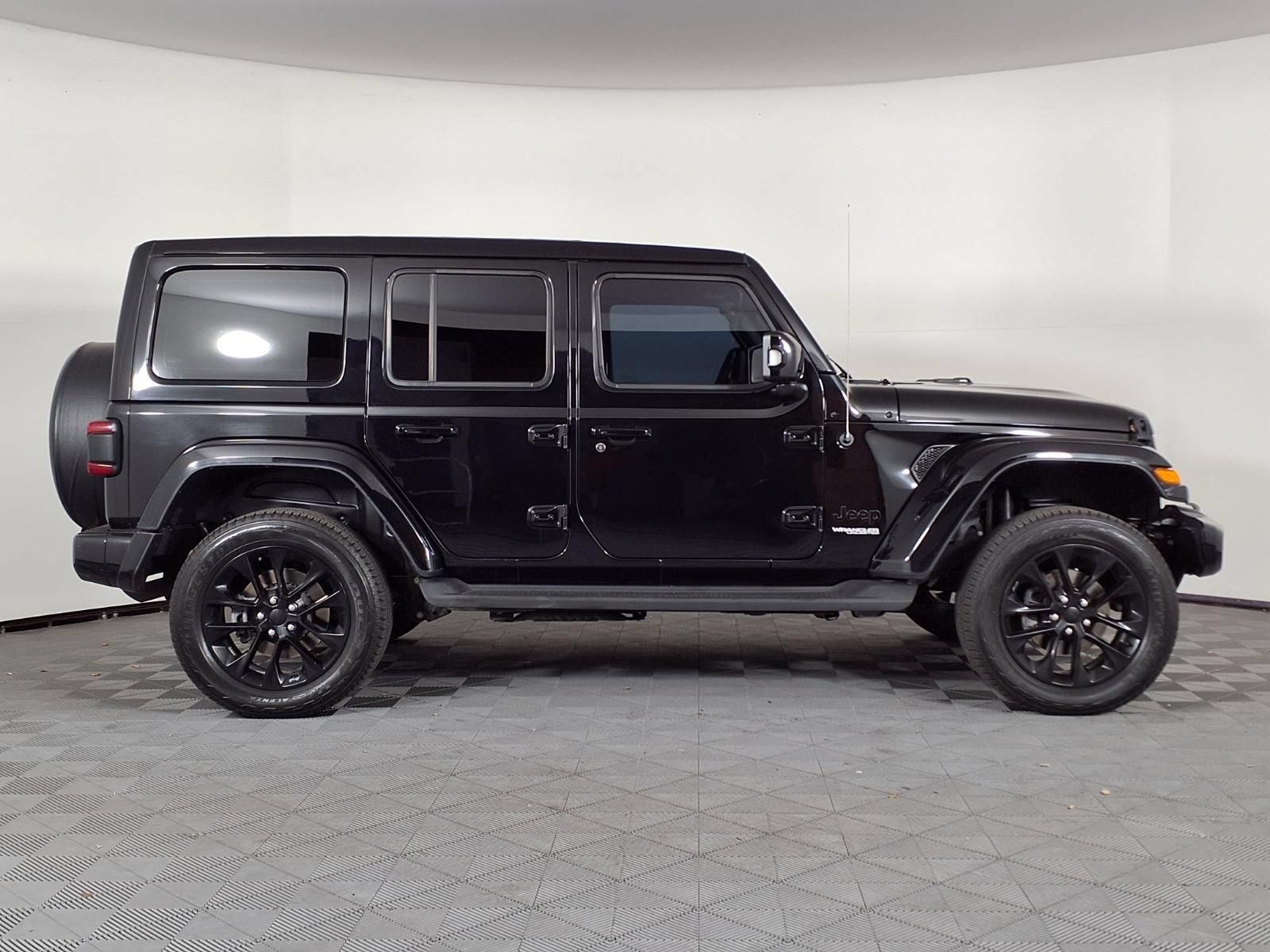 Used 2022 Jeep Wrangler Unlimited Sahara AWD/4WD image 36