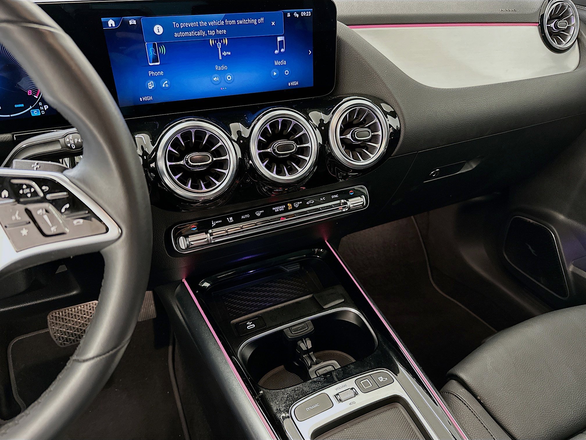 Used 2025 Mercedes-Benz GLA 250 4MATIC image 25