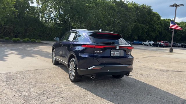 Used 2022 Toyota Venza XLE AWD/4WD image 7