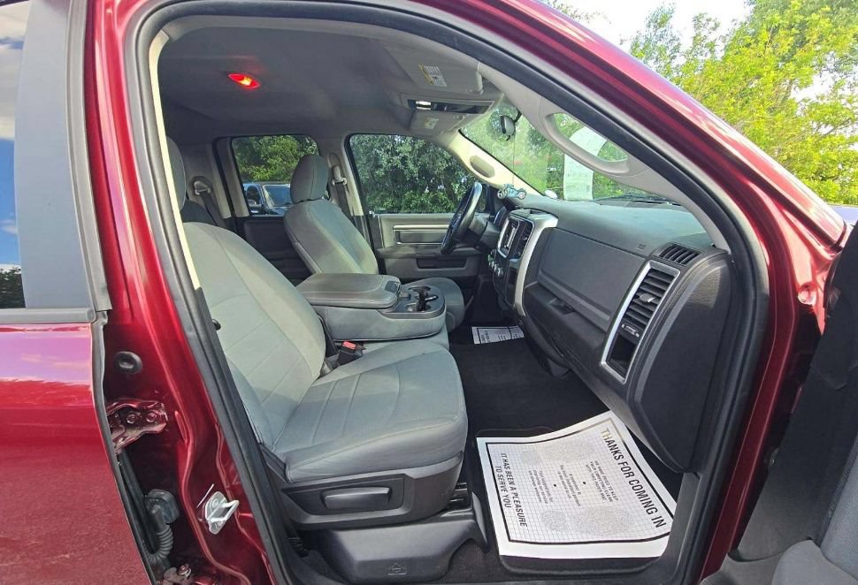 Used 2017 RAM 1500 Classic SLT AWD/4WD image 11