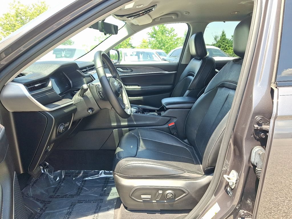 Used 2022 Jeep Grand Cherokee L Limited w/ Luxury Tech Group II AWD/4WD image 15