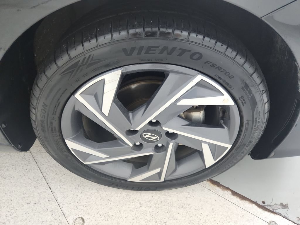 Used 2025 Hyundai Elantra Limited FWD image 38