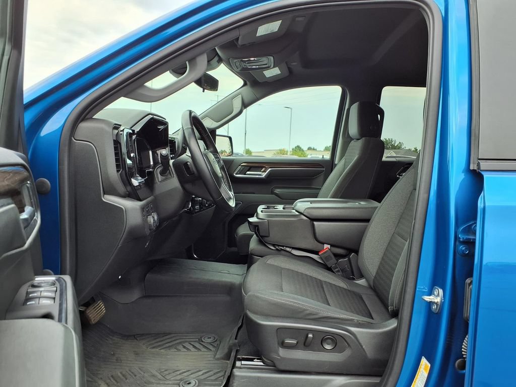 Used 2023 Chevrolet Silverado 1500 RST AWD/4WD image 21