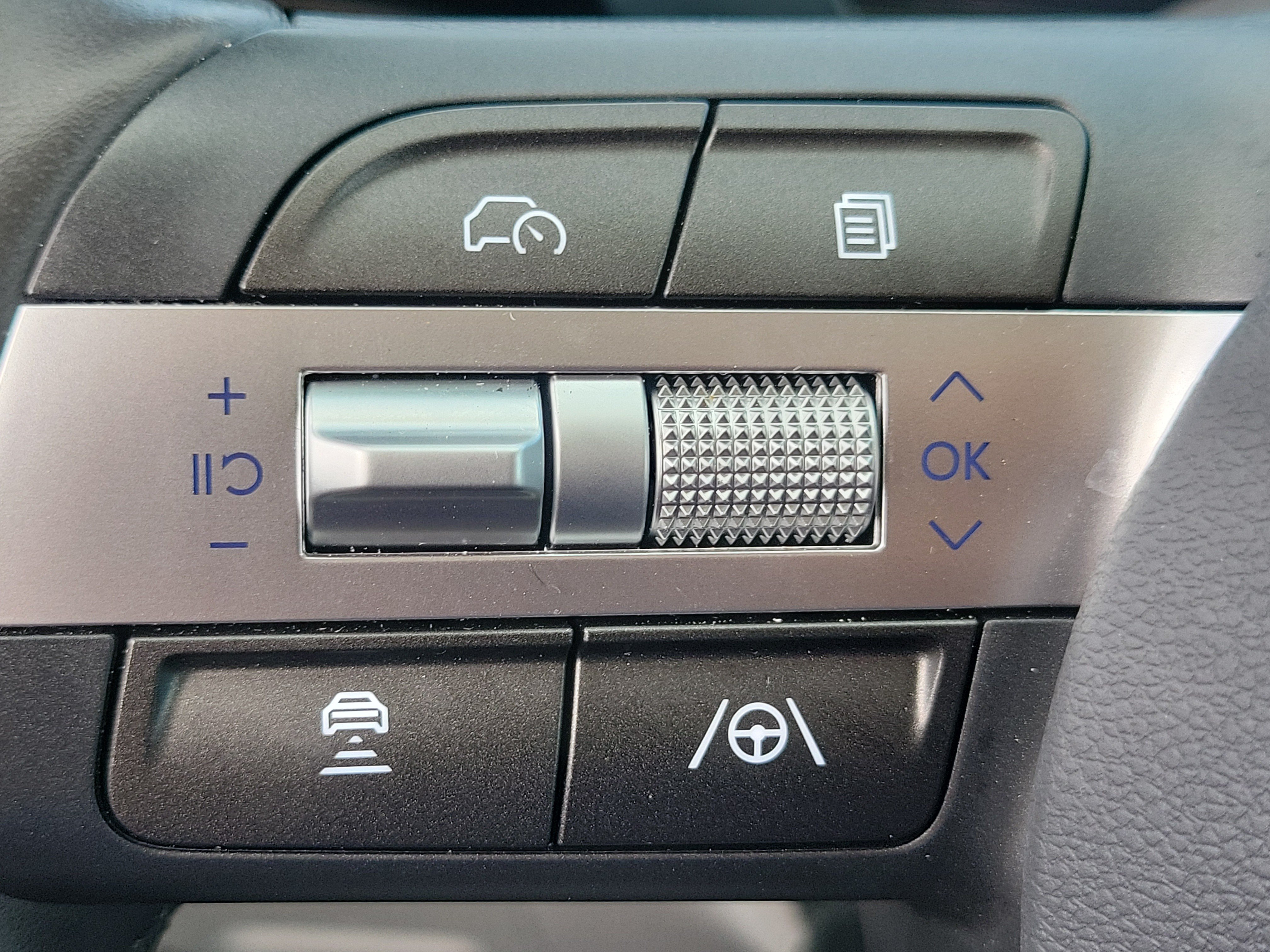 Certified 2026 Hyundai Kona SEL Sport FWD image 8