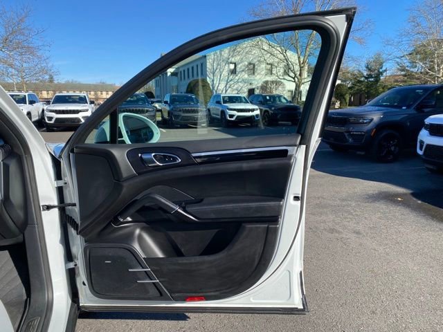 Used 2017 Porsche Cayenne image 27