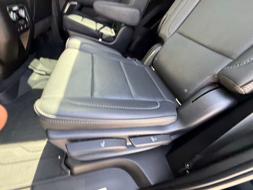 Used 2021 GMC Yukon Denali w/ Denali Ultimate Package image 10