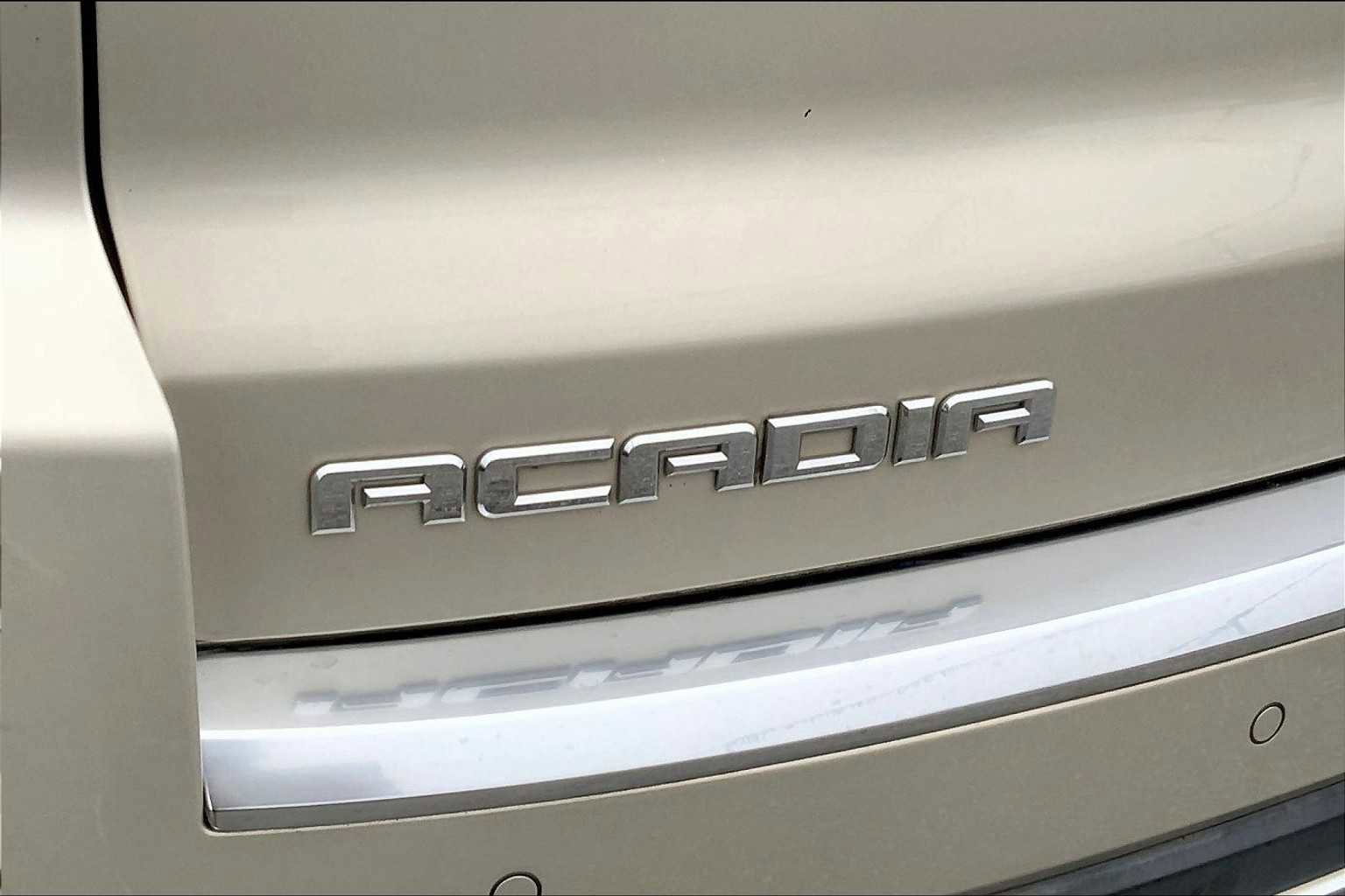 Used 2016 GMC Acadia SLE image 29