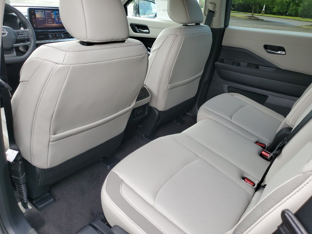 New 2026 Nissan Pathfinder SL FWD image 13