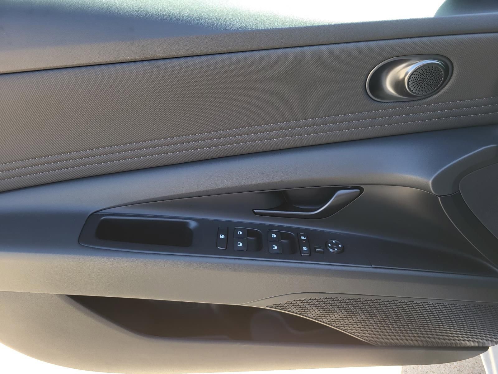 New 2026 Hyundai Elantra SEL Sport image 12