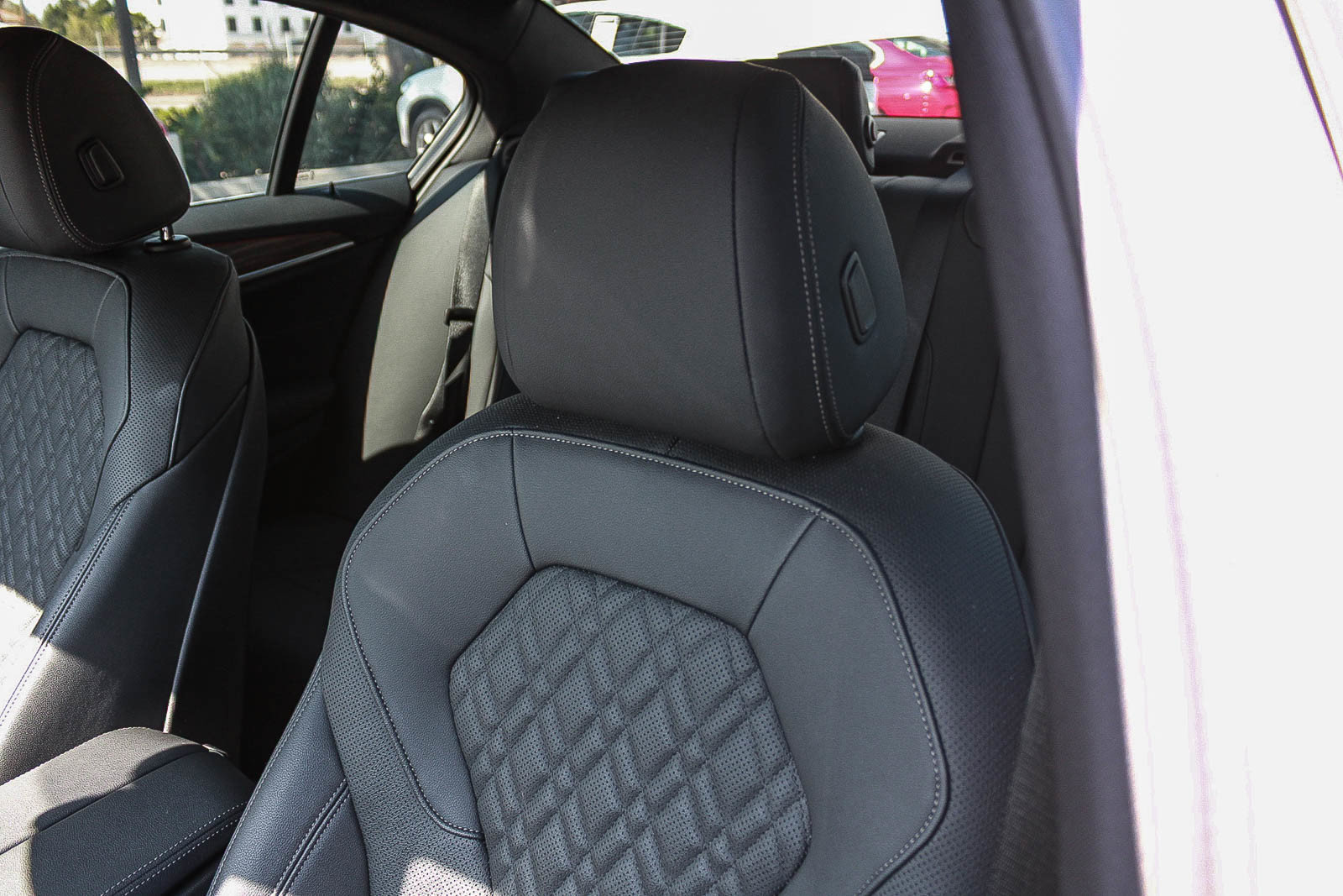 Used 2023 BMW 540i w/ M Sport Package RWD image 25