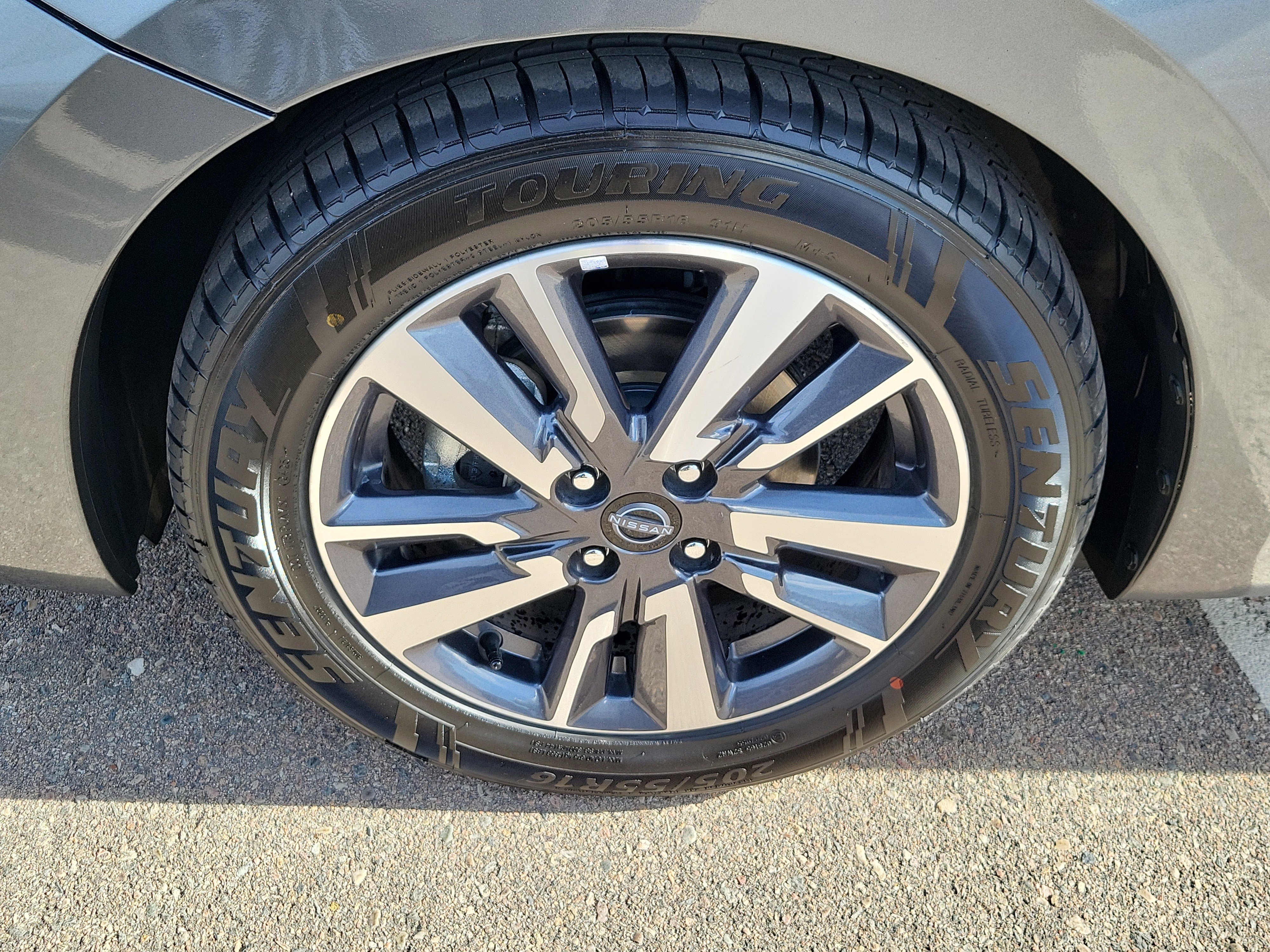 Used 2023 Nissan Versa SV image 16