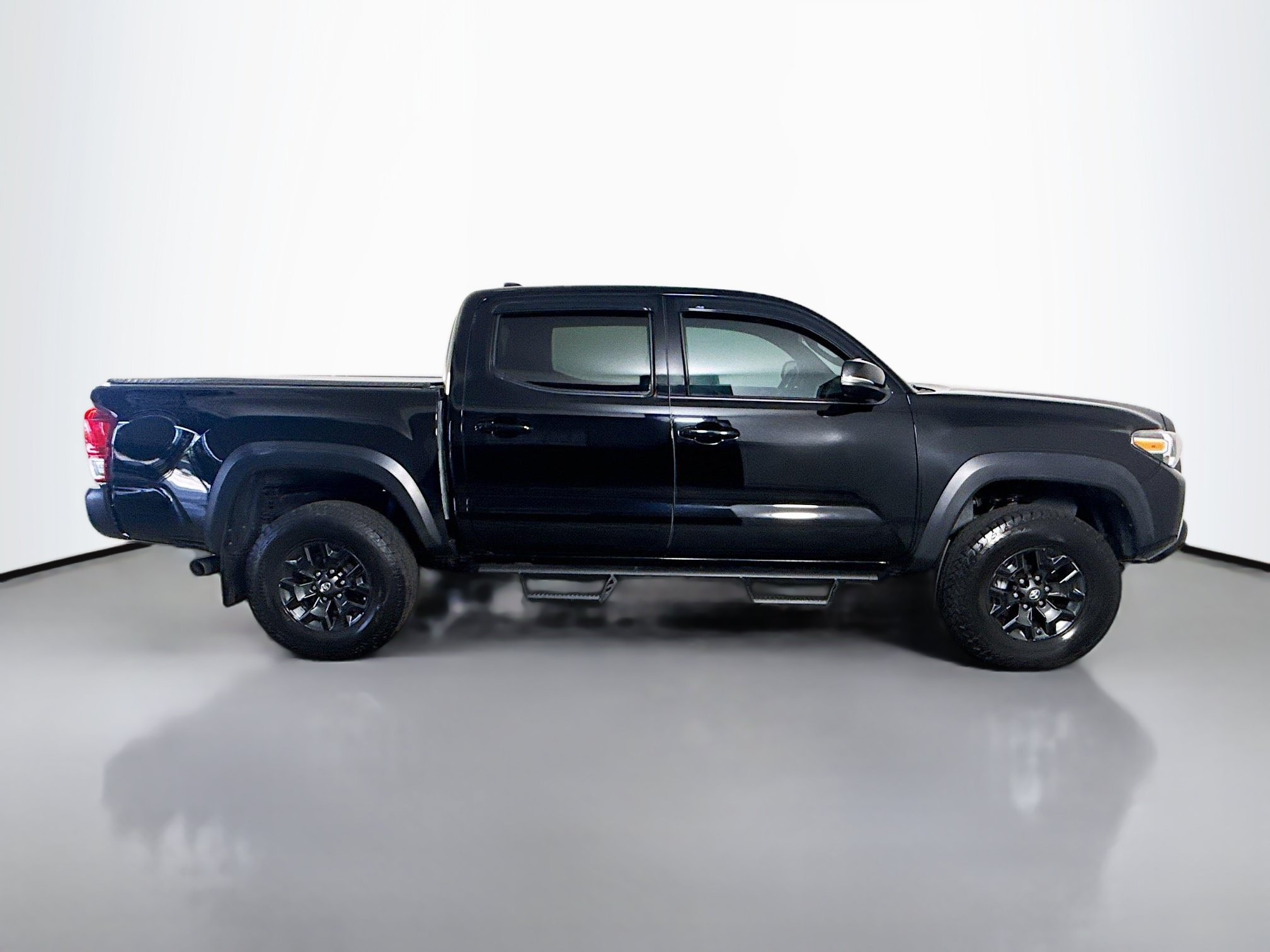 Used 2017 Toyota Tacoma TRD Off-Road w/ Tow Package (A/T) AWD/4WD image 11