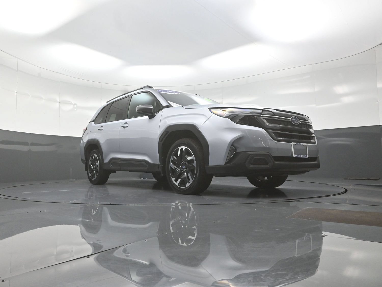 Used 2025 Subaru Forester Limited AWD/4WD image 9