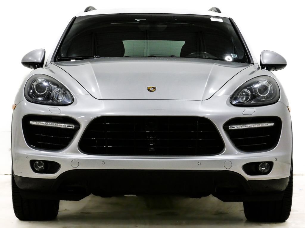 Used 2014 Porsche Cayenne Turbo image 2