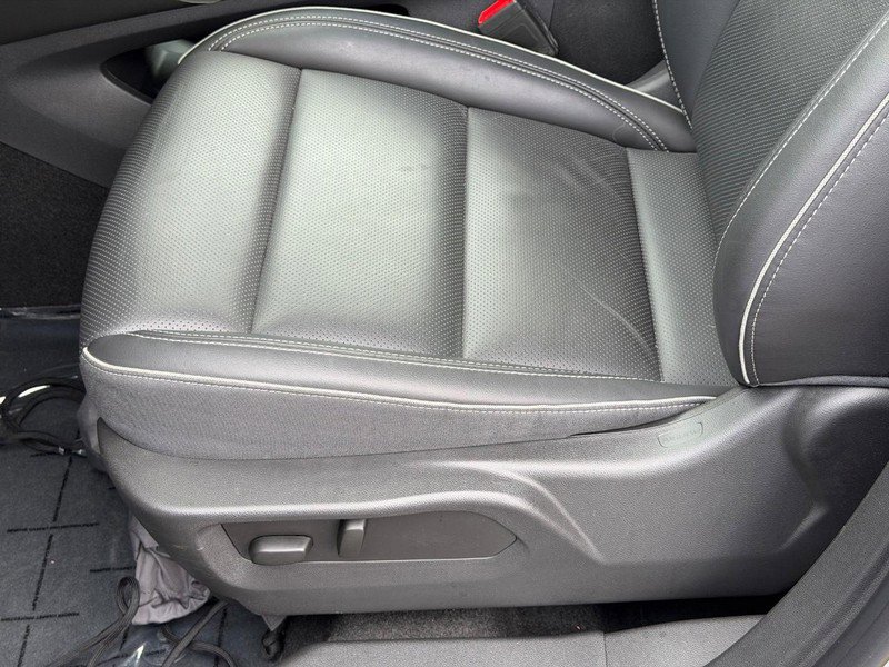 Used 2023 Buick Envision Essence image 23