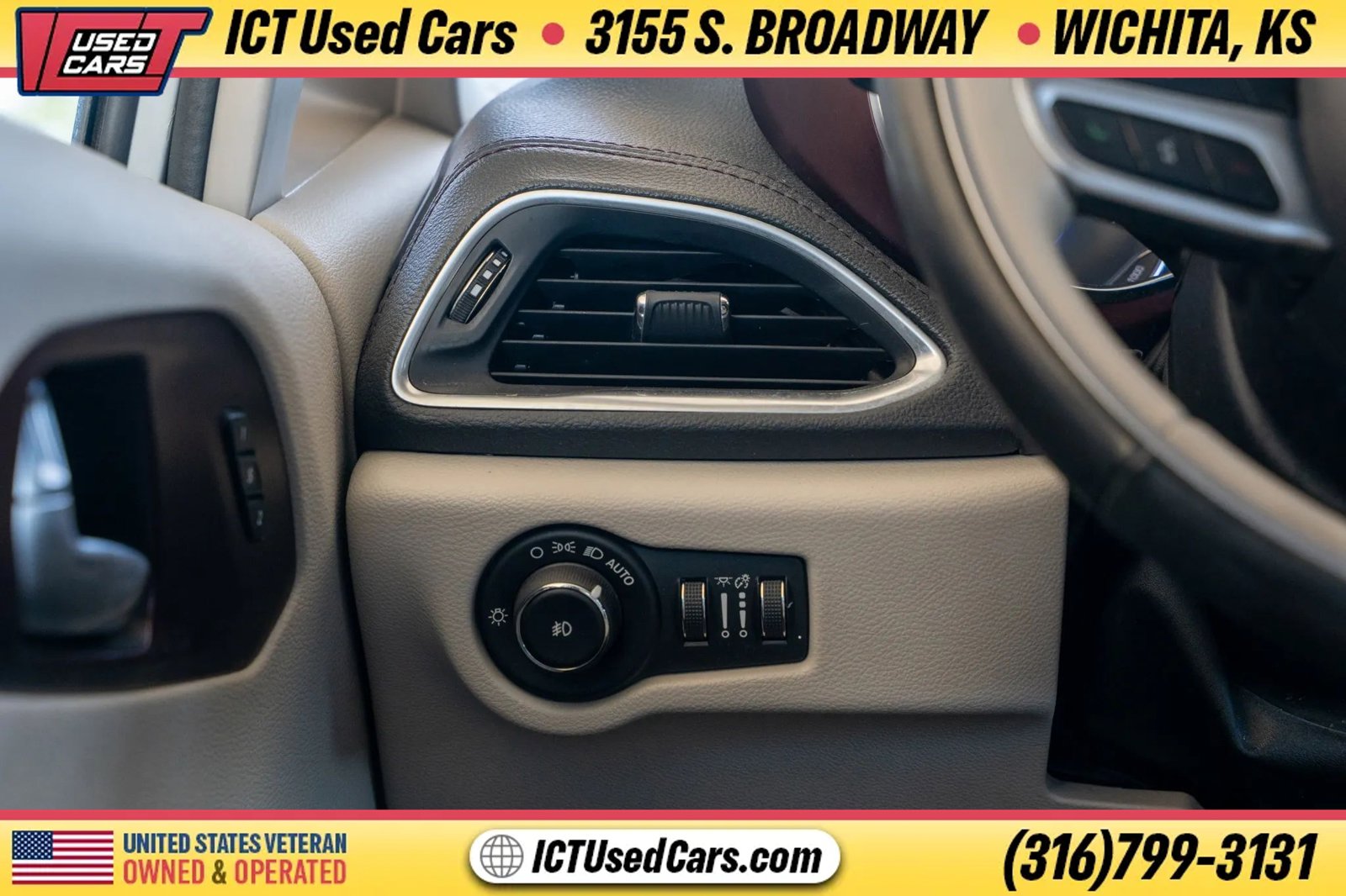 Used 2020 Chrysler Pacifica Limited FWD image 18