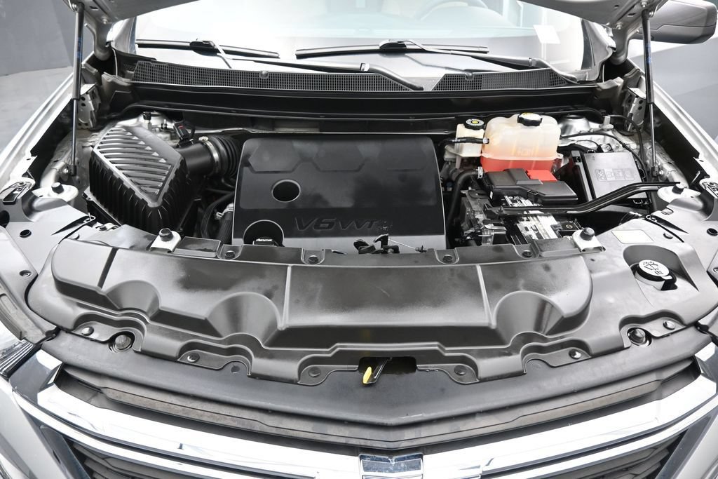 Used 2022 Chevrolet Traverse LS FWD image 12