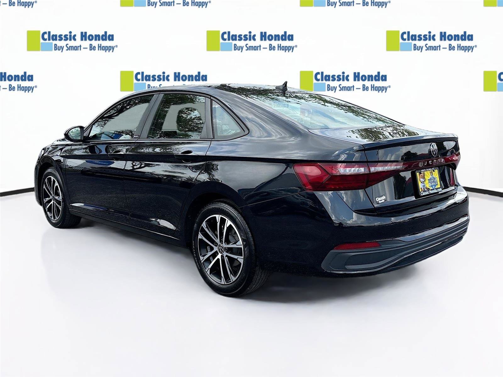 Used 2025 Volkswagen Jetta Sport FWD image 5