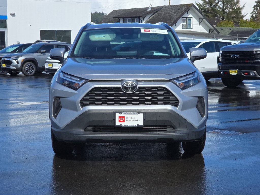 Used 2024 Toyota RAV4 XLE AWD/4WD image 3