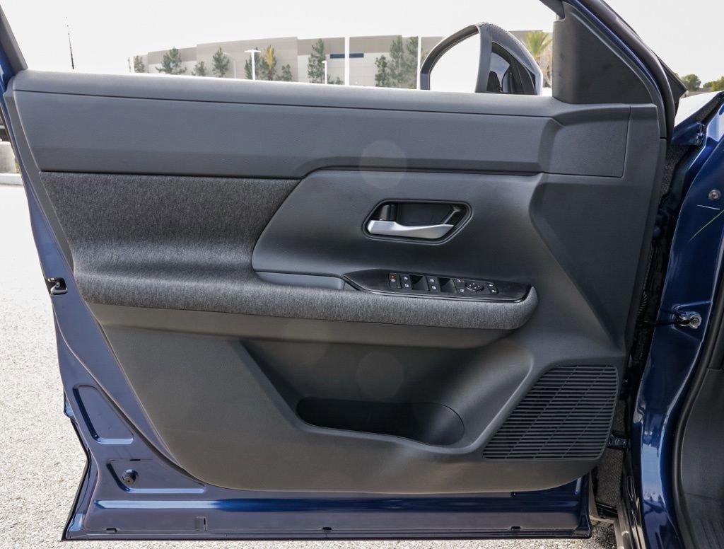 New 2026 Nissan Kicks SV image 14