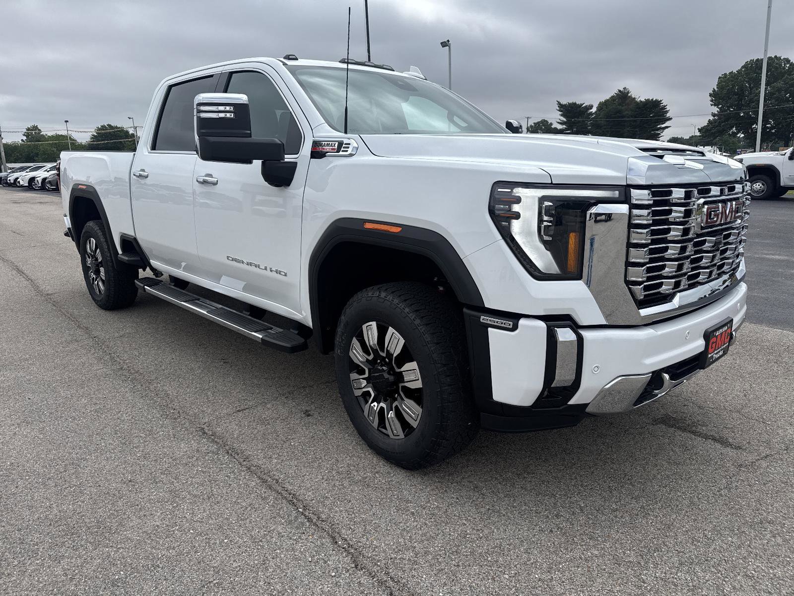 New 2026 GMC Sierra 2500 Denali w/ Technology Package AWD/4WD image 8