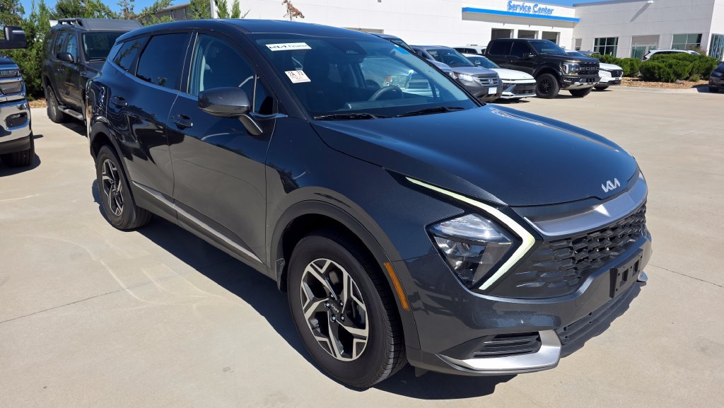 Used 2023 Kia Sportage LX AWD/4WD image 7