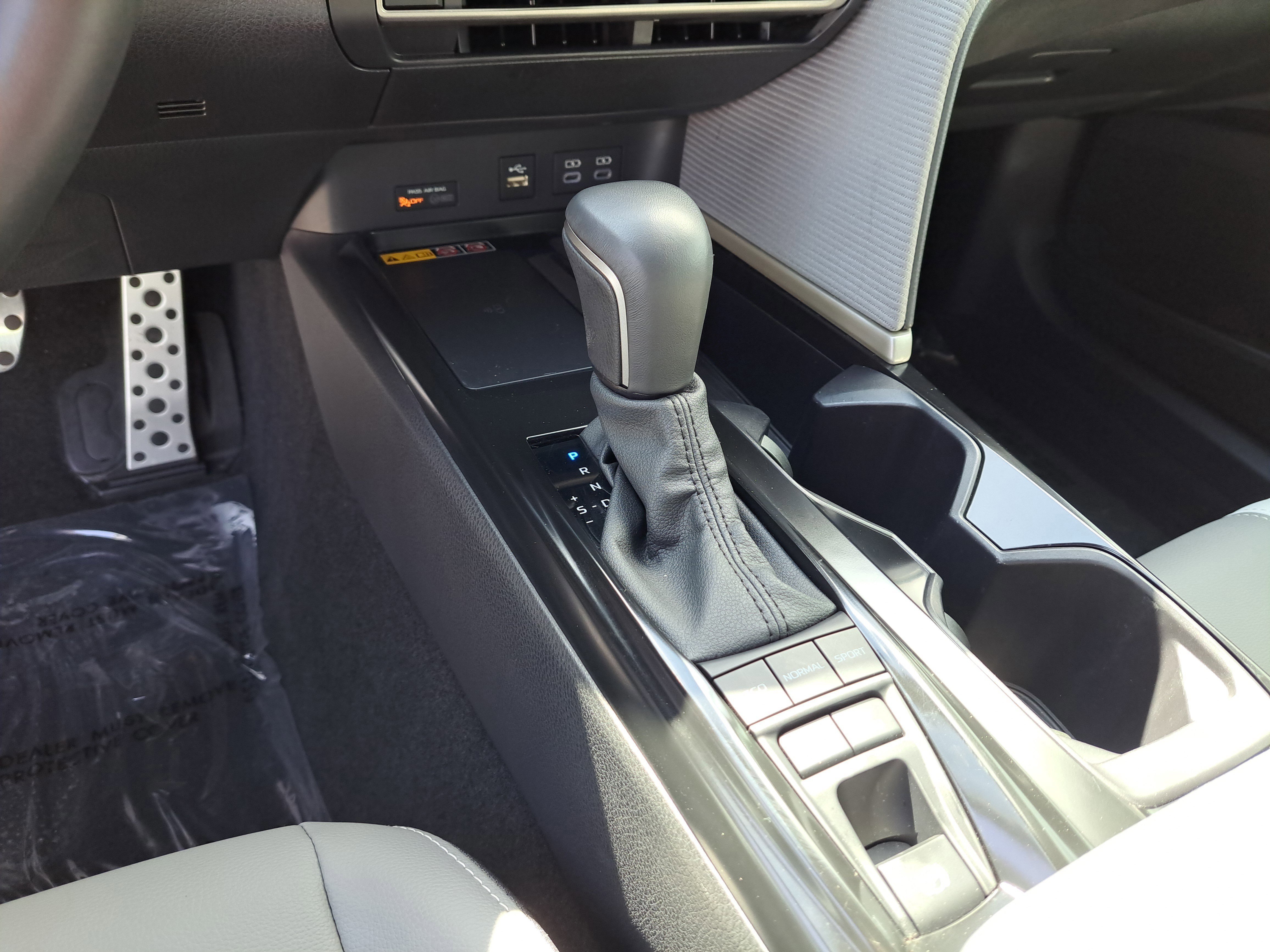 Used 2025 Toyota Camry SE image 16