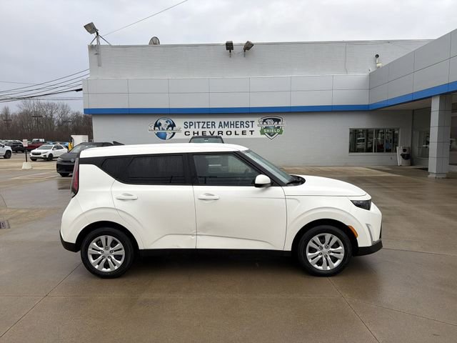 Used 2024 Kia Soul LX image 11
