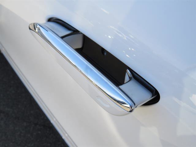 Certified 2023 Mercedes-Benz EQS 580 4MATIC Sedan w/ Exclusive Trim Package image 28