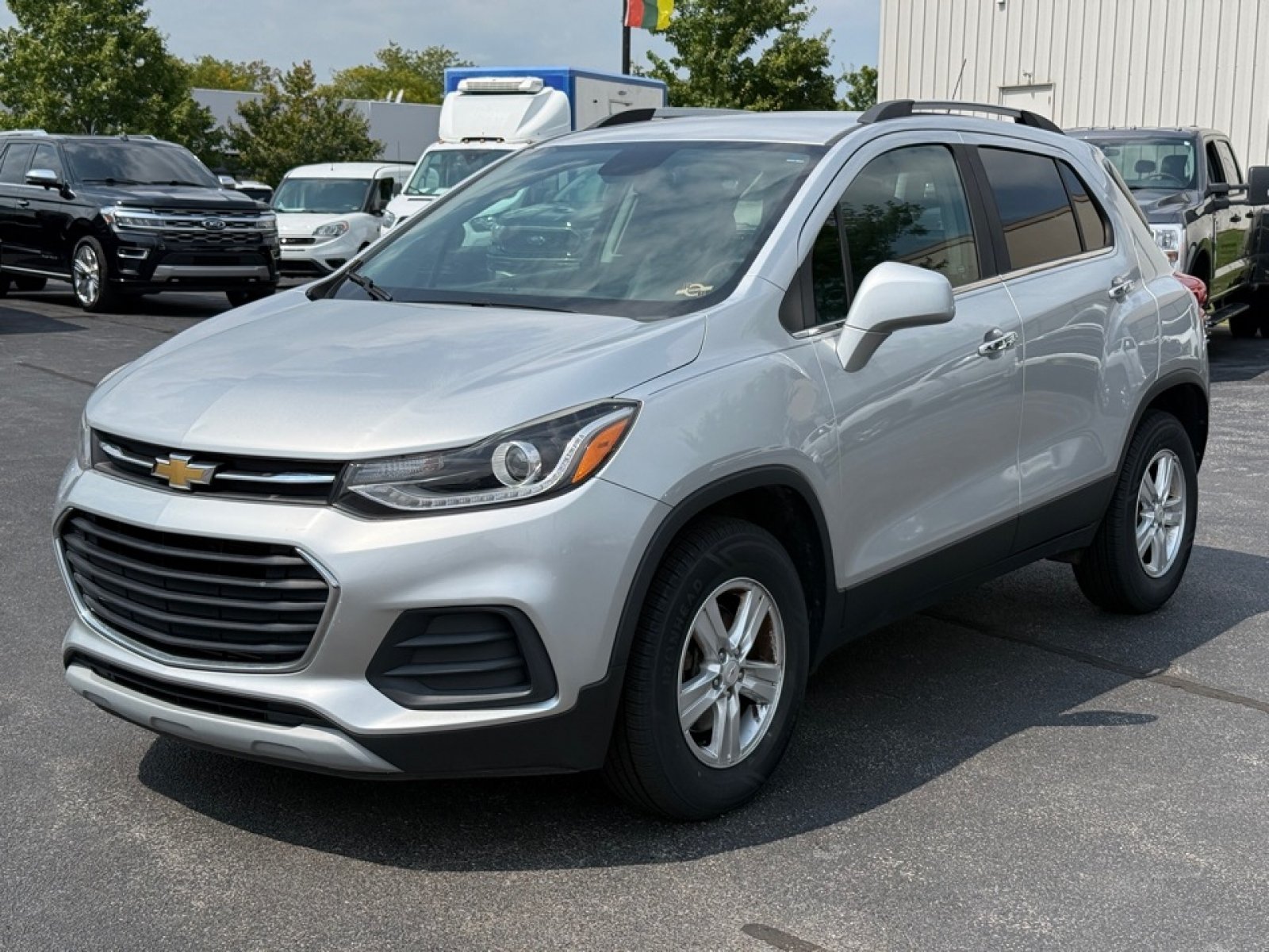 Used 2017 Chevrolet Trax LT w/ LT Convenience Package AWD/4WD image 4