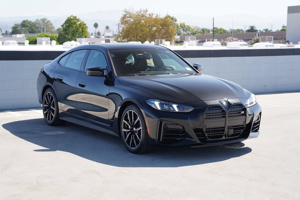 New 2026 BMW M440i w/ Premium Package RWD image 3