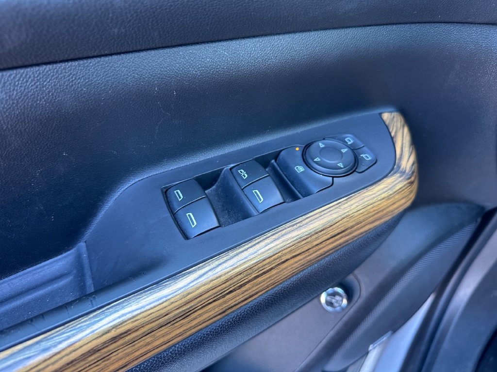 Used 2019 GMC Acadia Denali w/ Technology Package FWD image 10