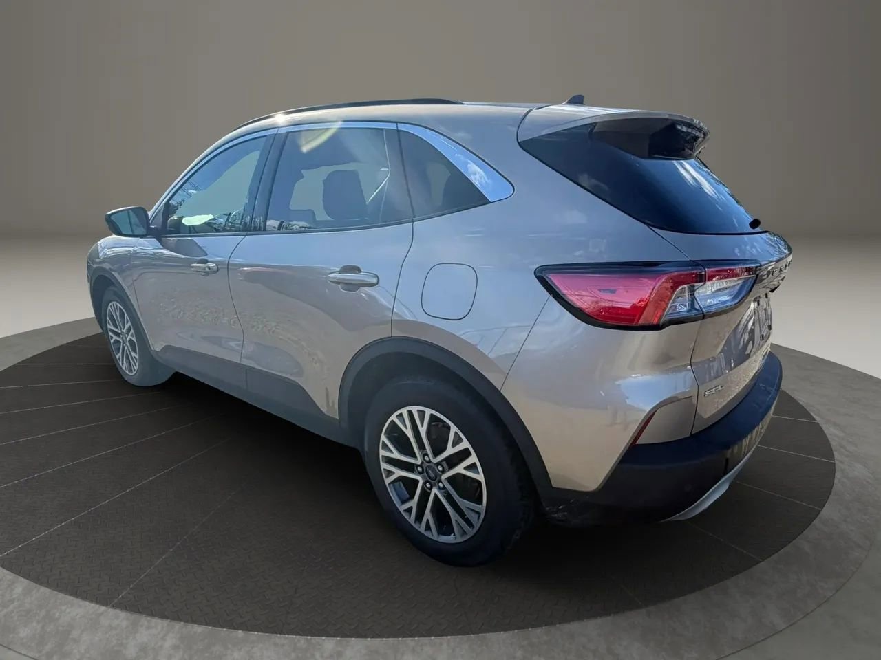 Used 2021 Ford Escape SEL image 7