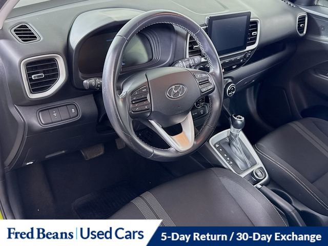 Used 2024 Hyundai Venue SEL FWD image 11
