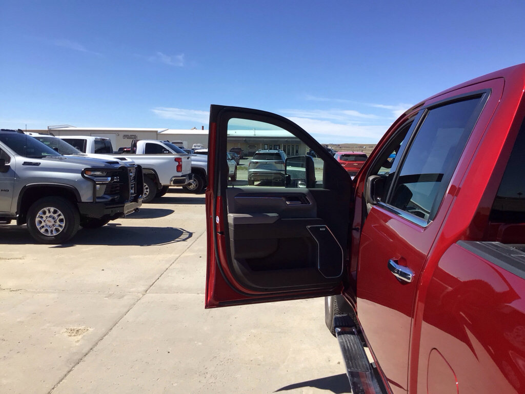 Used 2025 Chevrolet Silverado 3500 LTZ w/ LTZ Convenience Package image 11