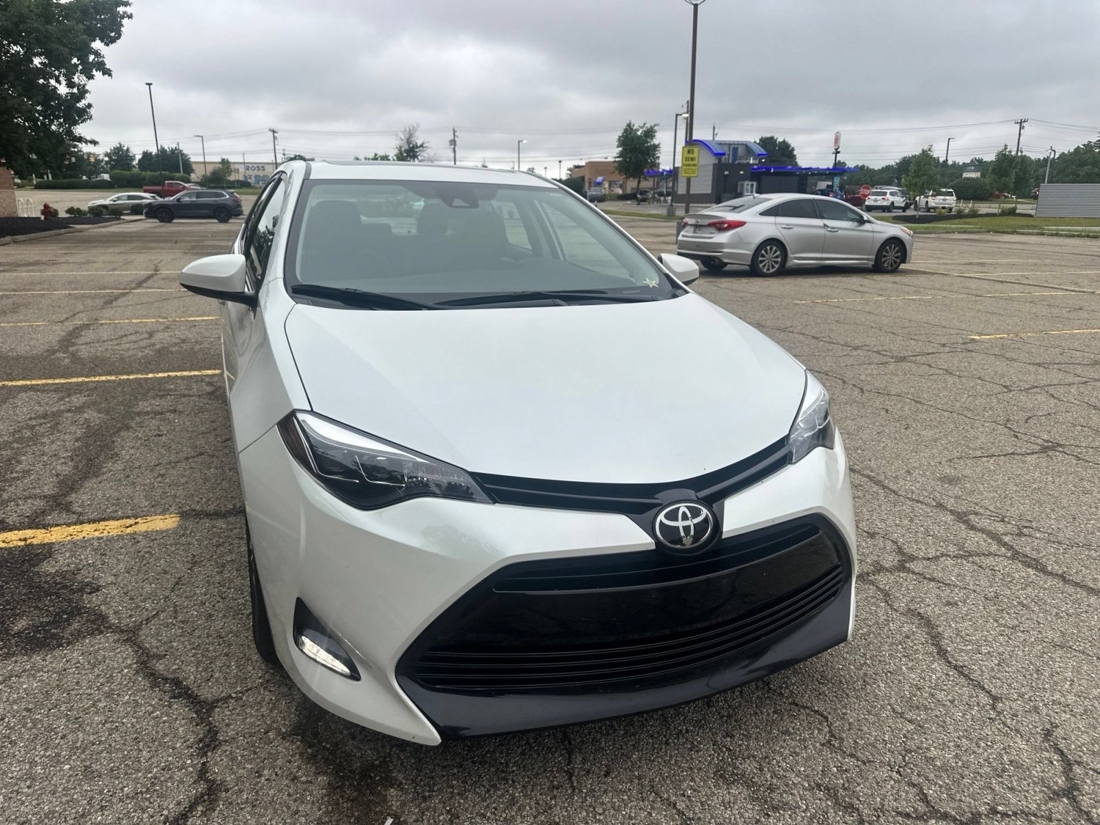 Used 2017 Toyota Corolla XLE w/ Body Protection Package FWD image 11