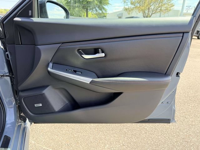 Used 2025 Nissan Sentra SR w/ SR Premium Package FWD image 8