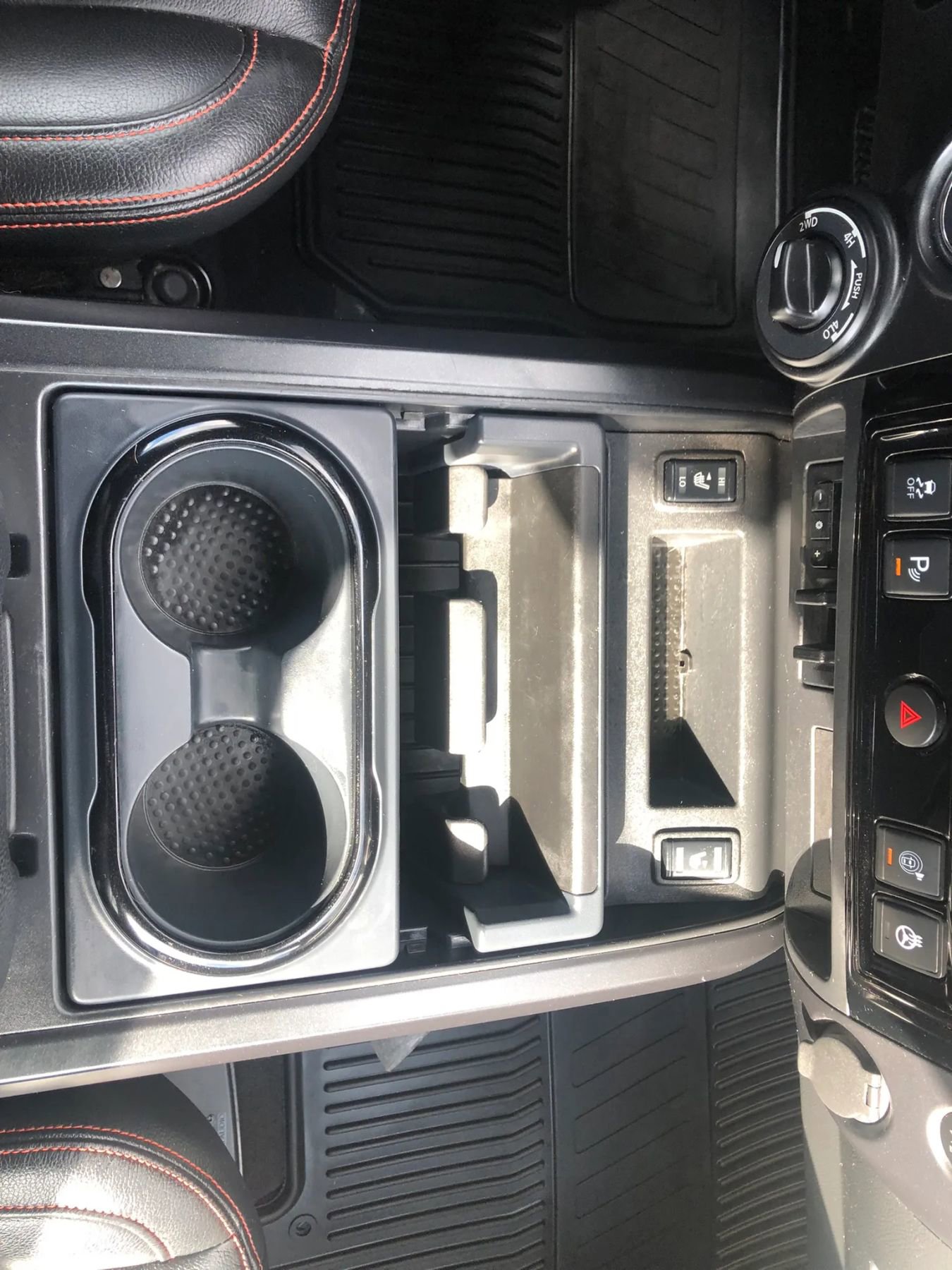 Used 2020 Nissan Titan PRO-4X w/ Pro-4x Convenience Package image 32