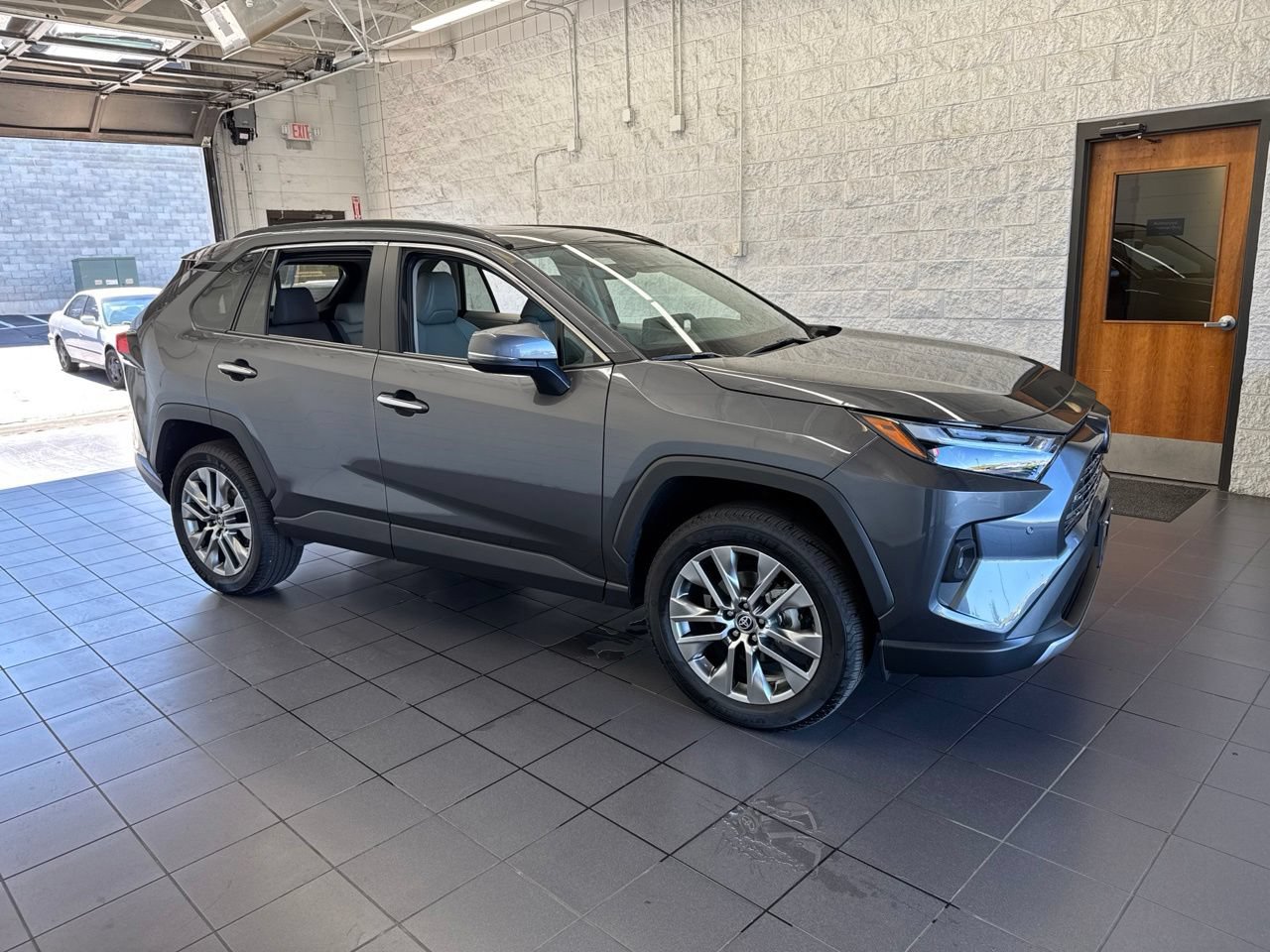 Used 2023 Toyota RAV4 Limited w/ Limited Grade Weather Package AWD/4WD image 1