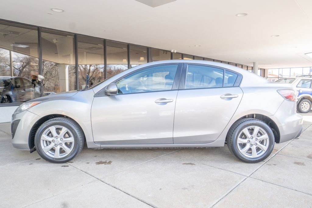 Used 2011 MAZDA MAZDA3 i Touring image 4