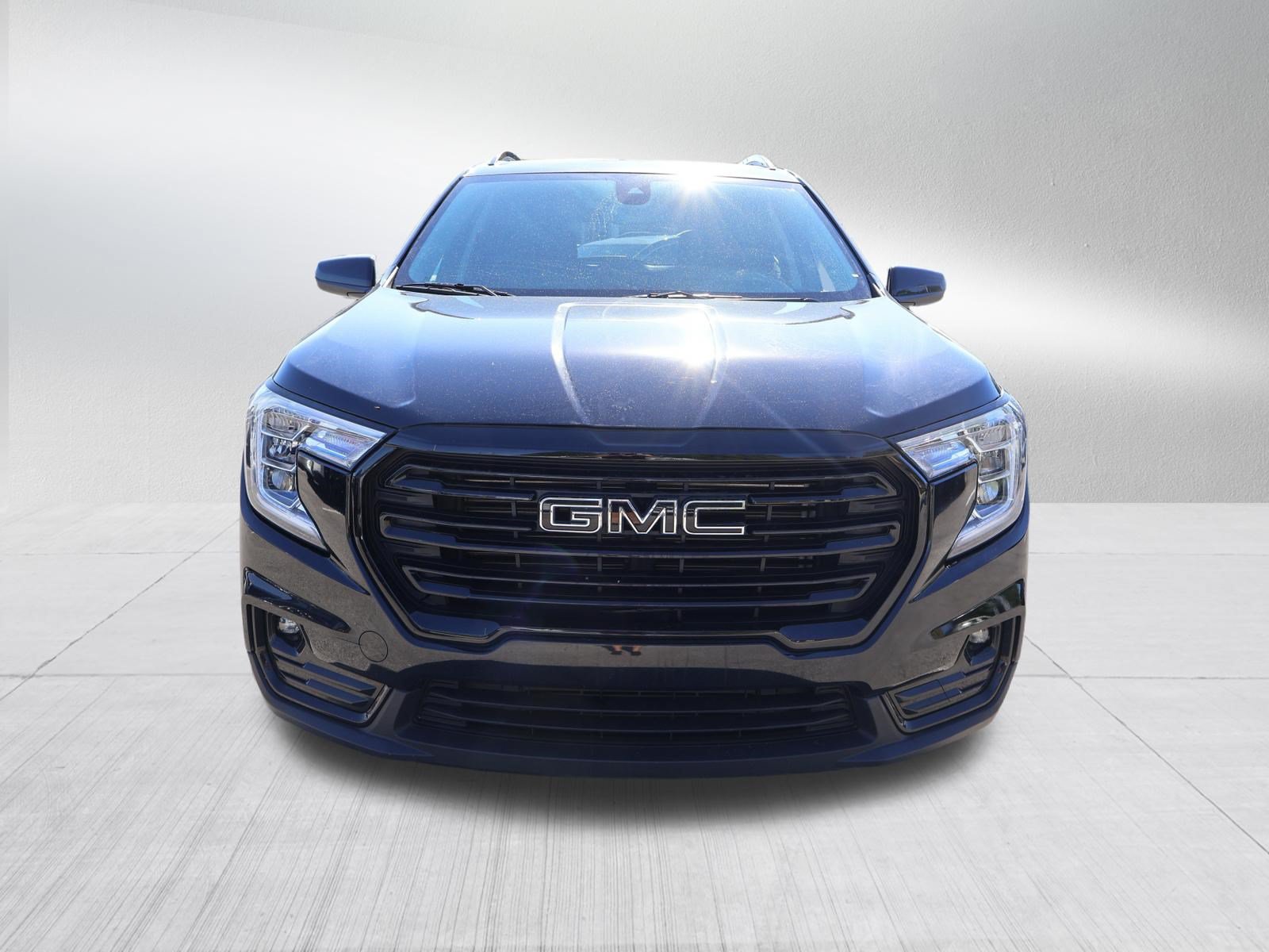 Used 2023 GMC Terrain SLT w/ Elevation Edition AWD/4WD image 2